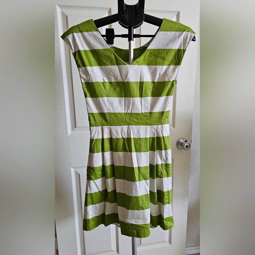 Forever 21 Green and White Striped Midi Dress Small